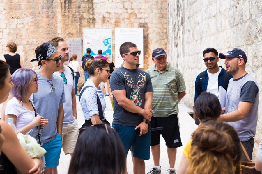Dubrovnik Highlights & Game of Thrones Locations Tour - Finding the tour start: Onofrio’s Fountain and a red umbrella