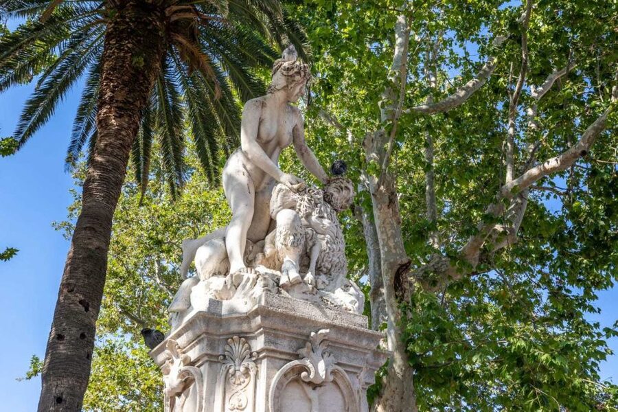 Dubrovnik: History and Game of Thrones Walking Tour - Meeting at Amerling Fountain: the quick-start to your Old Town day