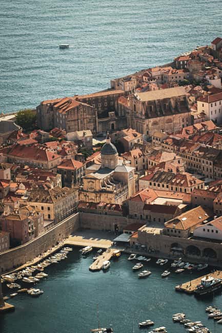 Dubrovnik: History & Walk Through The Old Town - Onofrio’s Fountain: the city’s everyday engineering