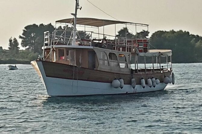 Dubrovnik Islands Boat Tour with Lunch and Unlimited Drinks - Boat comfort and the pace of the day