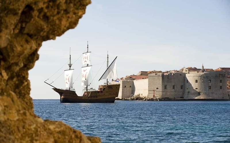 Dubrovnik: Karaka - Game of Thrones Cruise & Walking Tour - Dragon Blood on board, plus the show trivia pacing