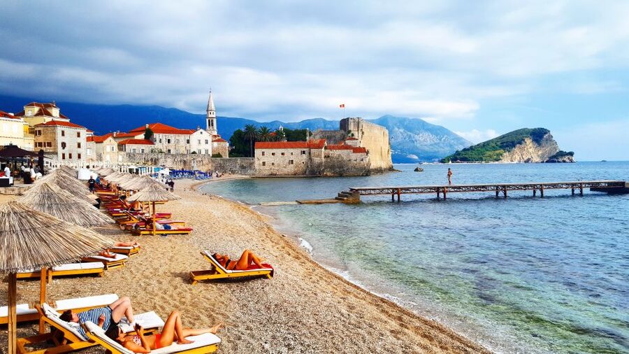 Dubrovnik: Kotor, Perast, Sveti Stefan, and Budva Day Trip - Pickup, Vehicle Comfort, and the Border Day Rhythm