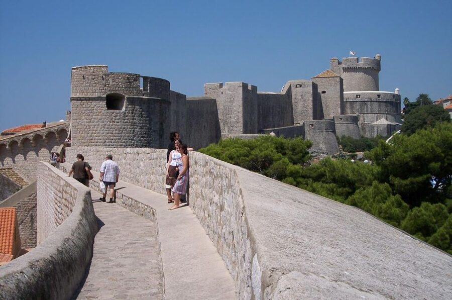 Dubrovnik: Old Town and City Walls Guided Walking Tour - City Walls route: 1940 meters, 6 fortresses, and a 2-hour flow