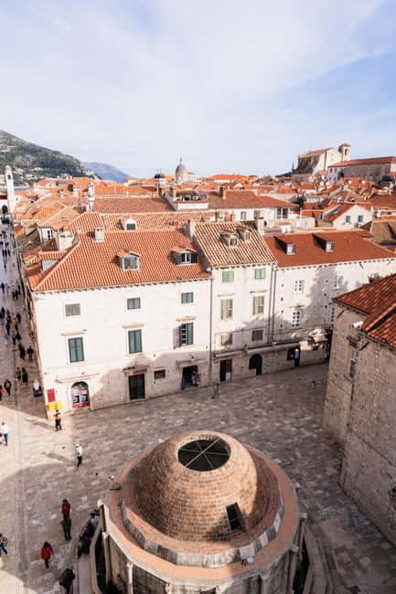 Dubrovnik Old Town: Night tour with History, Wine & Bites - Pile Gate, Onofrio’s Fountain, and Rector’s Palace in plain language