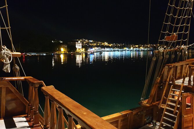 Dubrovnik Panoramic Night Cruise with Karaka - What you get on board with Karaka: WiFi, toilets, and drink options
