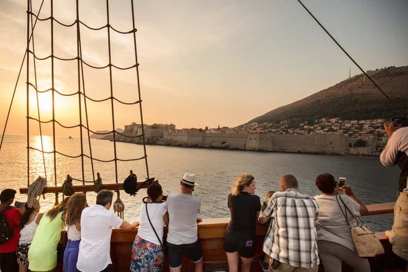 Dubrovnik: Panoramic Sunset Cruise-Karaka Ship (adult only) - Simple planning tips for a smooth evening