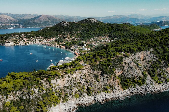 Dubrovnik: Private Boat Island tour with pickup - Lighthouse Bezdanj, Koločep cruising, and the fast Adriatic ride feeling
