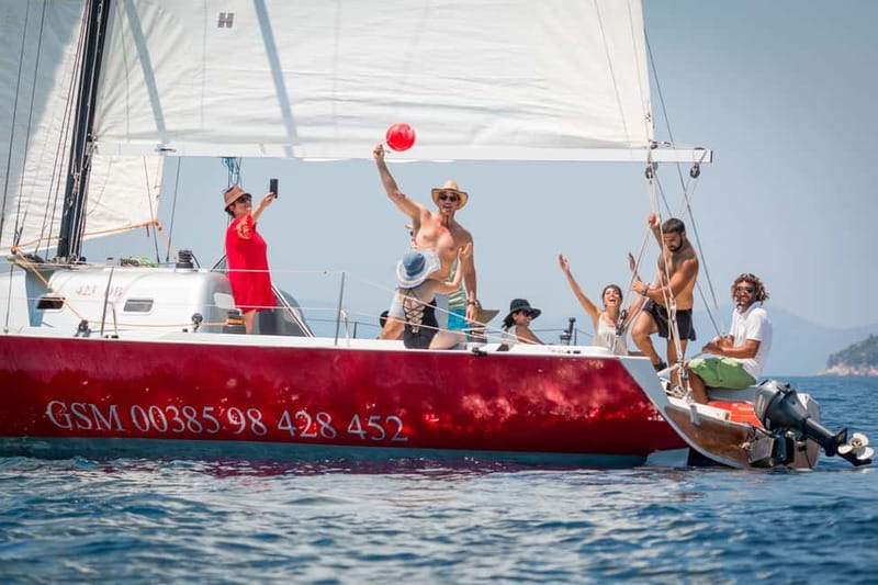 Dubrovnik: Private Elaphiti Islands Sailing Tour - Snorkeling Off the Boat: A Quick Underwater Hunt