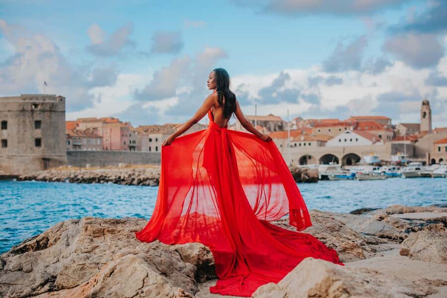 Dubrovnik: Private Flying-dress Photoshoot - The 30 to 60 minute Old Town photo walk