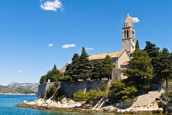 Dubrovnik Private Speed Boat Tour to the Islands - Entering Dubrovnik by boat, with that hotel-to-water convenience