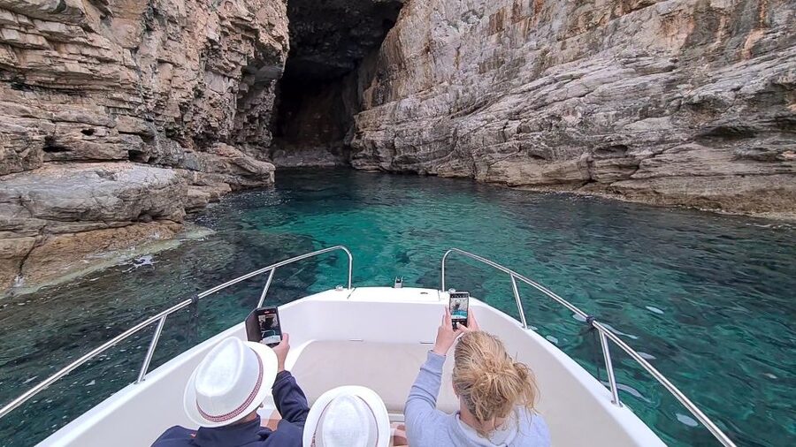 Dubrovnik Private Speedboat Tour to Elaphite Islands - Drinks, towels, snorkeling gear, and the fuel cost value check