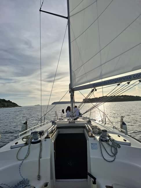 Dubrovnik : Private Sunset tour on a yacht around Dubrovnik - How the sunset moment actually works on the water