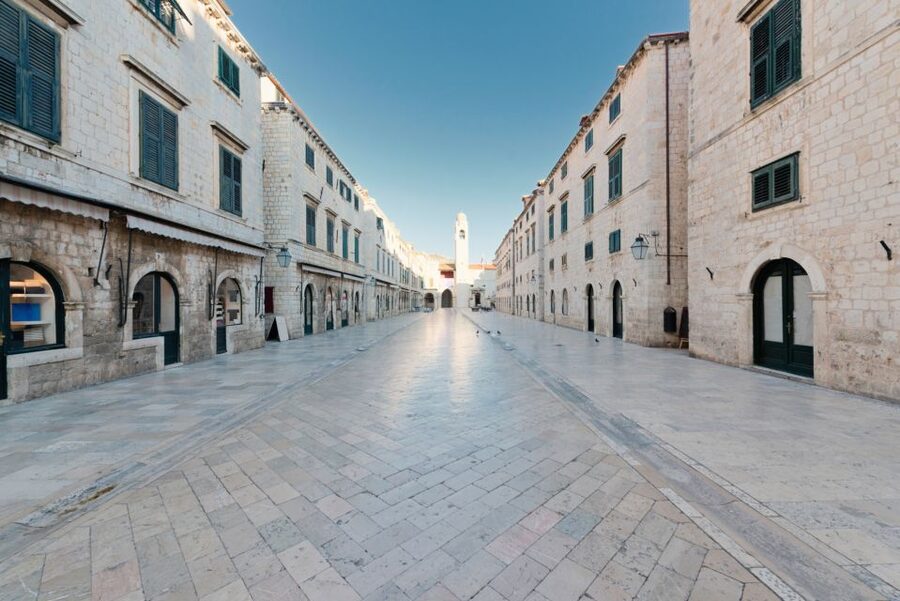 Dubrovnik Private Tour by Car - Seeing the city walls and Old Town, what makes it memorable
