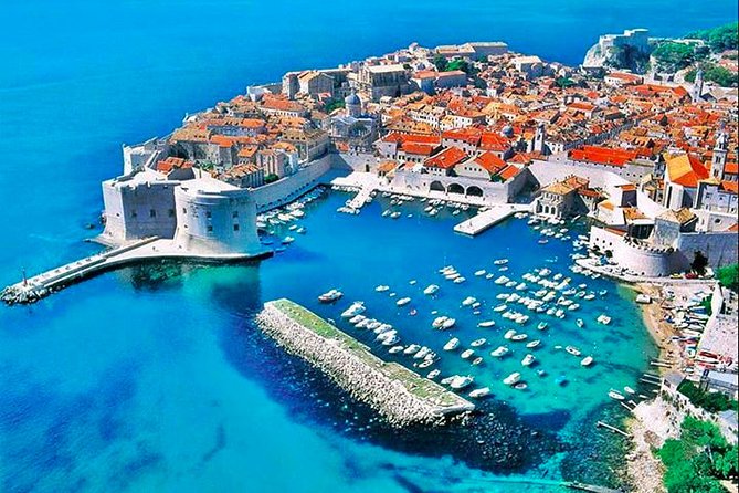 Dubrovnik Private walking tour of the Old Town w/ cruise transfer - Onofrio Fountain timing: a 15th-century “hello” to the Old Town