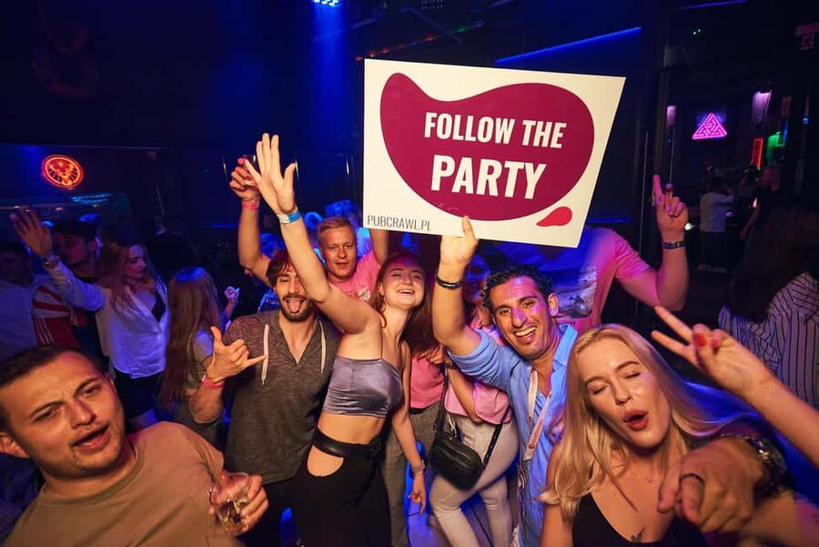Dubrovnik: Pub Crawl Nightlife Xperience - The streets at night and why the guide matters