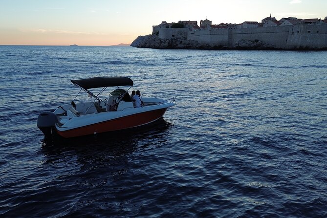 Dubrovnik Romantic Sunset Boat Tour - Skipper and Comfort: The Help That Makes Small Tours Better