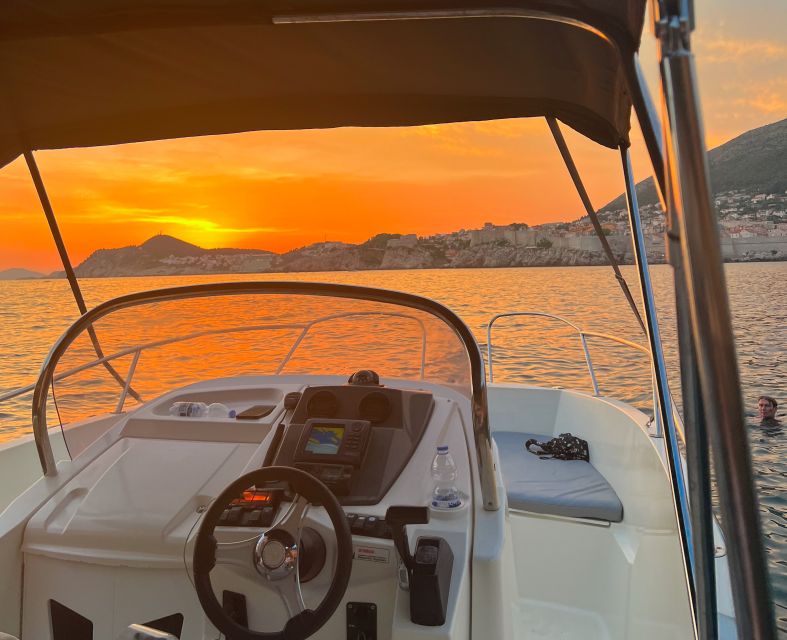 Dubrovnik Romantic Sunset - private boat tour - A private sunset boat in Dubrovnik, designed for your group