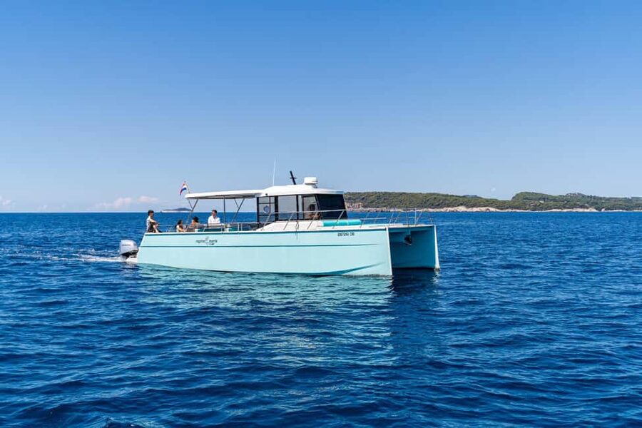 Dubrovnik: Sunset Catamaran Cruise with Sparkling Wine - Where You Actually Meet: Regina Maris Old Town Stand