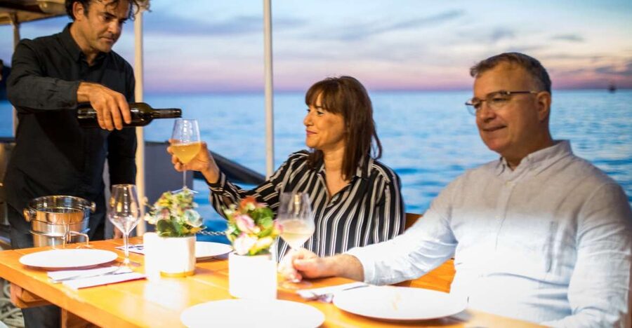 Dubrovnik: Sunset Dinner Cruise around the Old Town - Key highlights worth prioritizing