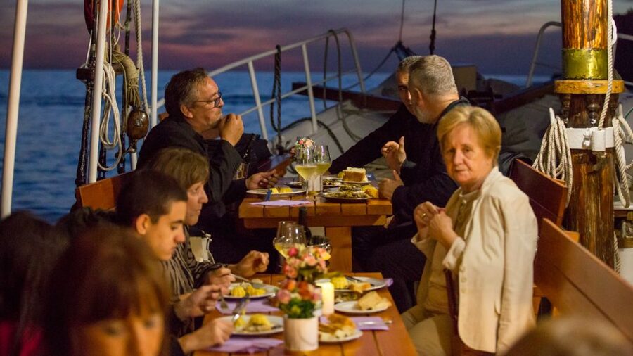 Dubrovnik: Sunset Dinner Cruise around the Old Town - WiFi, baby seats, and the small comforts that matter