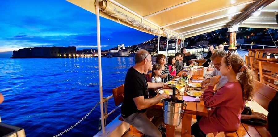 Dubrovnik: Sunset Dinner Cruise around the Old Town - Who this cruise is best for