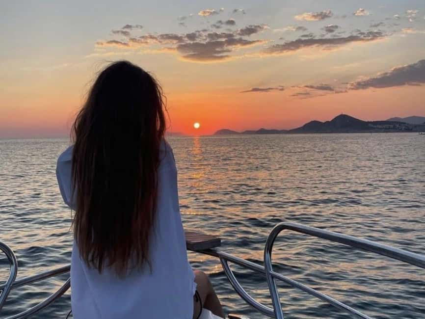 Dubrovnik: Sunset tour - Cruising the city walls, then shifting the view toward Lokrum