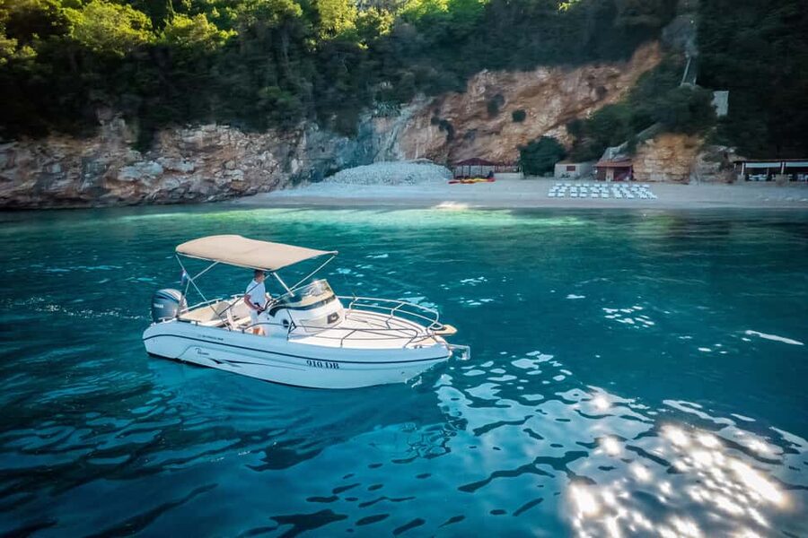 Dubrovnik: Sunset tour - Snorkeling gear, towels, and in-water fun options