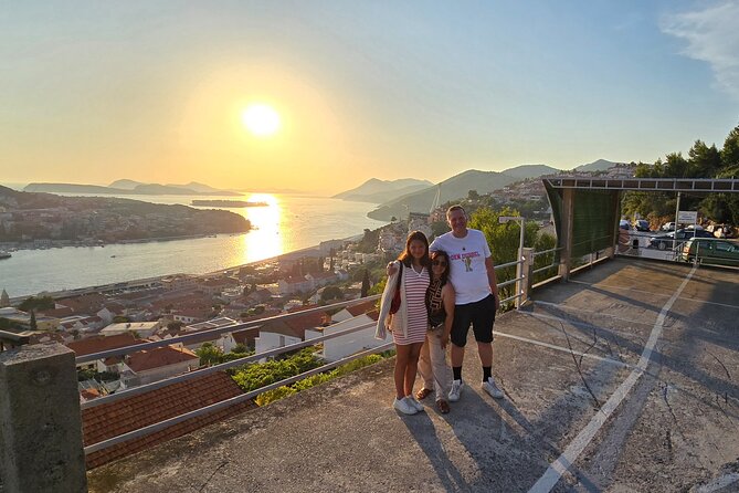 Dubrovnik Sunset Tour with Scenic Views and Local Wine - The sunset stop focused on Elafiti islands