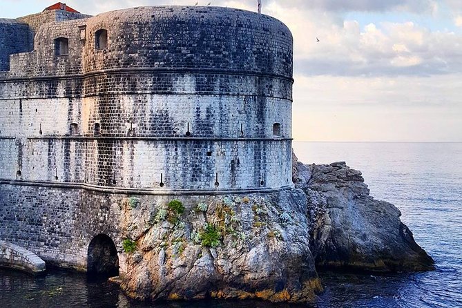Dubrovnik walking history tour - Sponza Palace and Rector’s Palace: where politics meets daily life