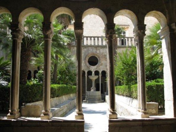 Dubrovnik Walking Tour - Sponza Palace and the Homeland War memorial room: Dubrovnik beyond medieval postcards