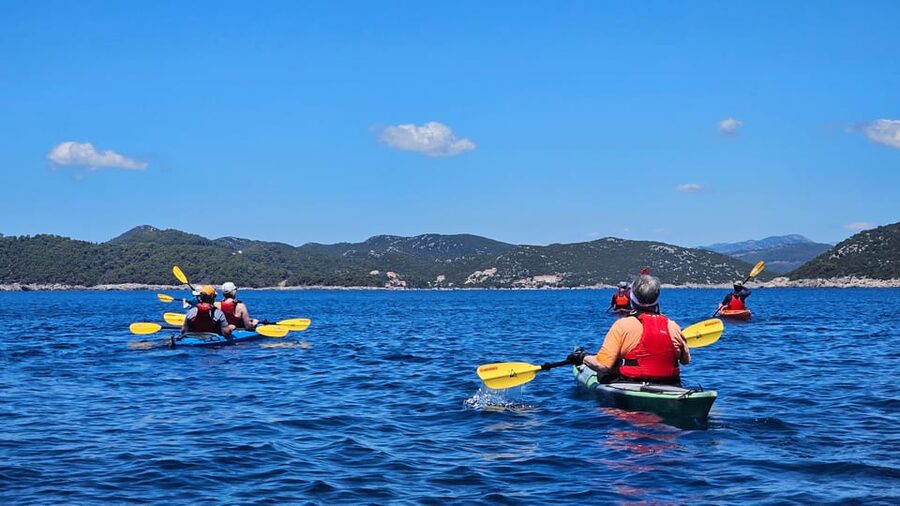 Elaphite Cave & Kayak Tour - Kayaking Lopud to Green Cave area: getting your rhythm