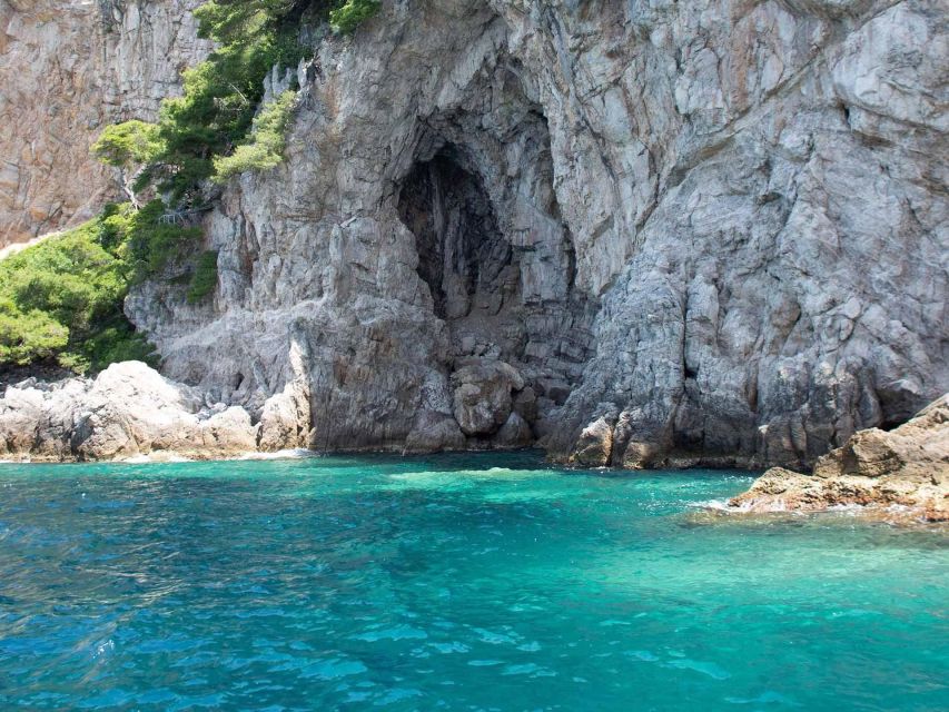 Elaphite Islands Cruise and Blue Cave Snorkeling Boat Tour - Getting to the Mini Van: Pickup Choices and the 8:40 Reality