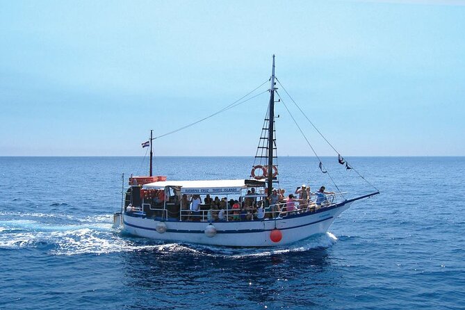 Elaphite Islands Cruise with Local Gastronomy at Captain's House - Meeting point, pickup, and the start that needs extra buffer