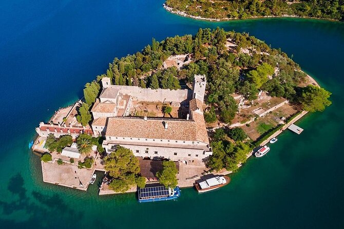 Elaphite Islands Full-Day Kayak and Bike Tour from Dubrovnik - Kayaking on the Adriatic: from technique talk to Ruda and Šuđurađ