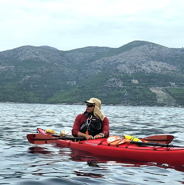 Elaphiti Islands Kayaking and Cycling Tour - Lunch by the sea: what you get and how to budget for it