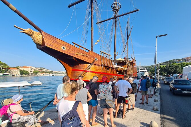 Elaphiti Islands On The Luxury Pirate Ship Karaka Dubrovnik - The Karaka ship experience: “pirate” fun with actual comfort