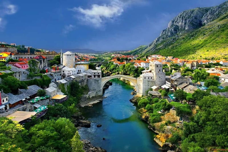 From Dubrovni:Mostar, Kravica Waterfalls, and Kajtaz Tour - Mostar and Stari Most: the visit that actually makes sense