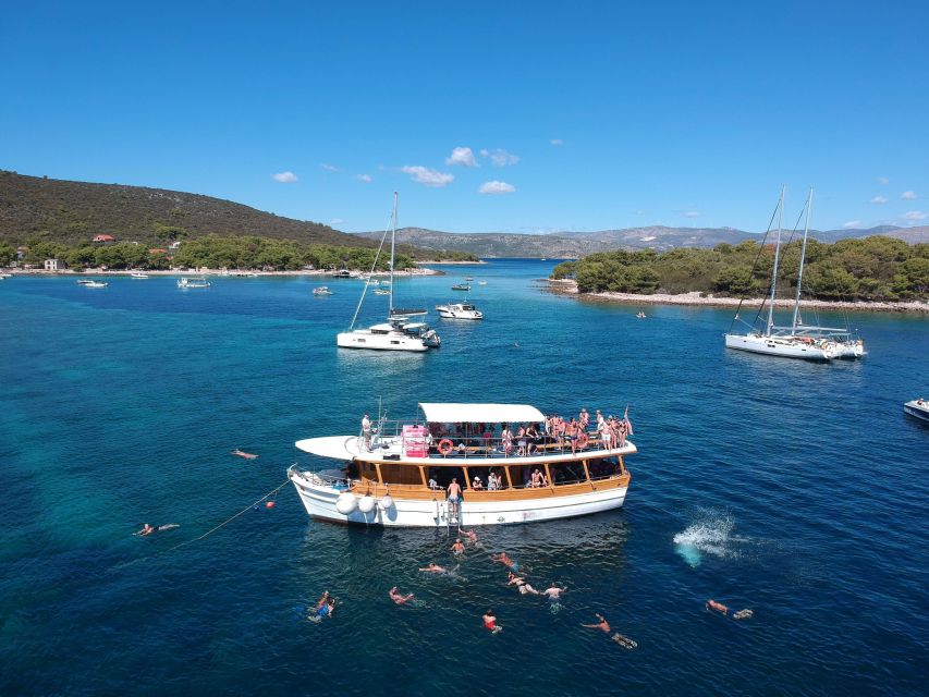 From Dubrovnik: Elaphite Islands Day Trip with Lunch - First Sail to the Elaphite Islands: the Adriatic views in motion