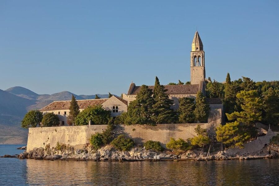 From Dubrovnik: Elaphite Islands Day Trip with Lunch - Drinks, Wi-Fi, and Onboard Fun That Keeps the Day Moving