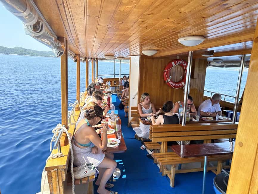 From Dubrovnik: Elaphite Islands Day Trip with Lunch - Getting to Gruž and Meeting the Crew at Marina Frapa