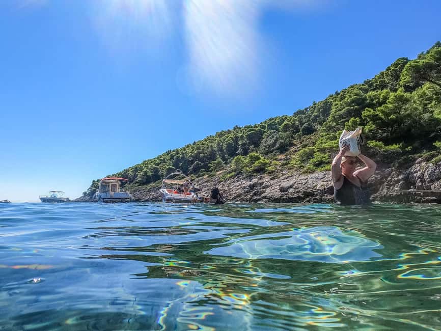 From Dubrovnik: Elaphiti Islands & Blue Cave Speedboat Tour - Setting Off From Dubrovnik’s Old Port, Finding Caruzzo