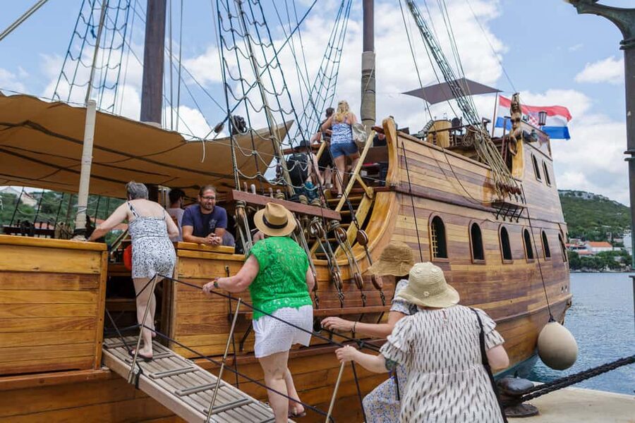 From Dubrovnik: Elaphiti Islands Galleon Cruise with Lunch - Best-Fit Travelers, and Who Might Want Another Option