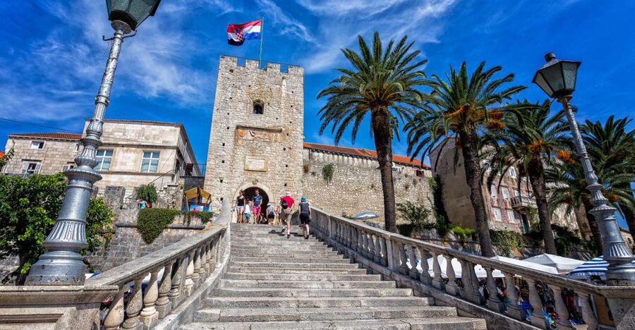 From Dubrovnik: Island of Korčula with wine tasting - Crossing to Korčula by ferry from Orebić