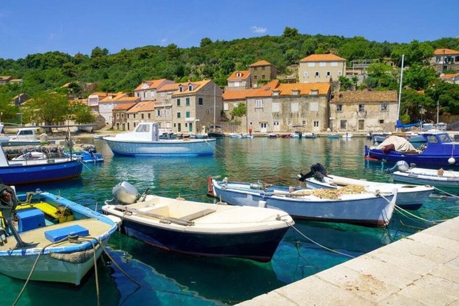 From Dubrovnik: Private Island-Hopping Customizable Cruise - Finding Secluded Coves and Choosing the Right Swim Spot