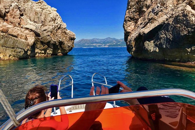Full-Day Private Boat Tour of Elafiti Island from Dubrovnik - Guides and captains: the difference between a tour and a day out