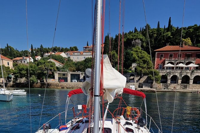 Full Day Private Sailing Tour of Cavtat and Dubrovnik - Boat Comfort and a Realistic Way to Enjoy the Day