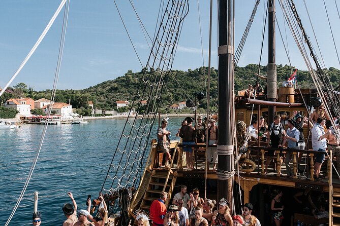 Galleon Elafiti Islands Cruise from Dubrovnik with Lunch - Sipan Island Stop: A Calm Hour to Reset