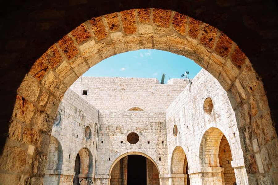 Game of Thrones Shooting Locations Guided Walking Tour - St. Lawrence Fort and the big Dubrovnik drama