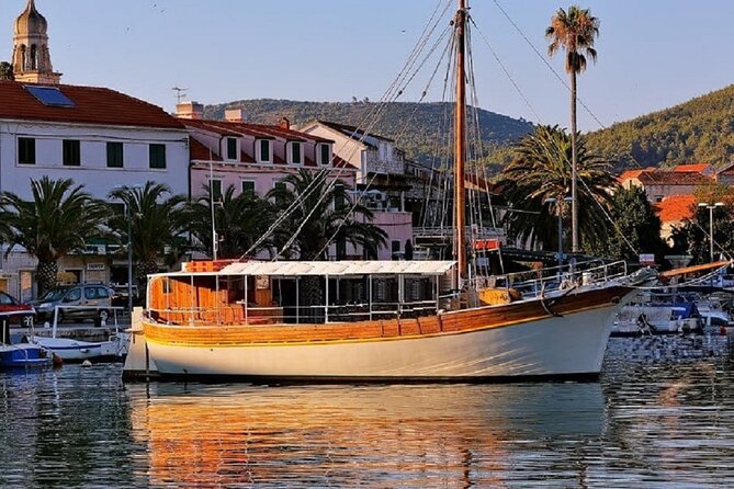 Gastro Cruise | Cruise around Dubrovnik Old Town with Lunch - Why this gastro cruise beats a plain sightseeing boat in Dubrovnik