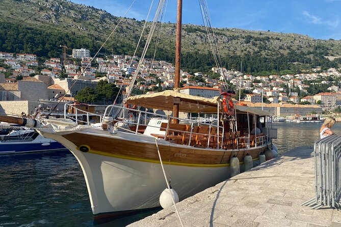Gastro Cruise | Cruise around Dubrovnik Old Town with Lunch - What you eat and drink: the fish menu, included drinks, and how it adds value